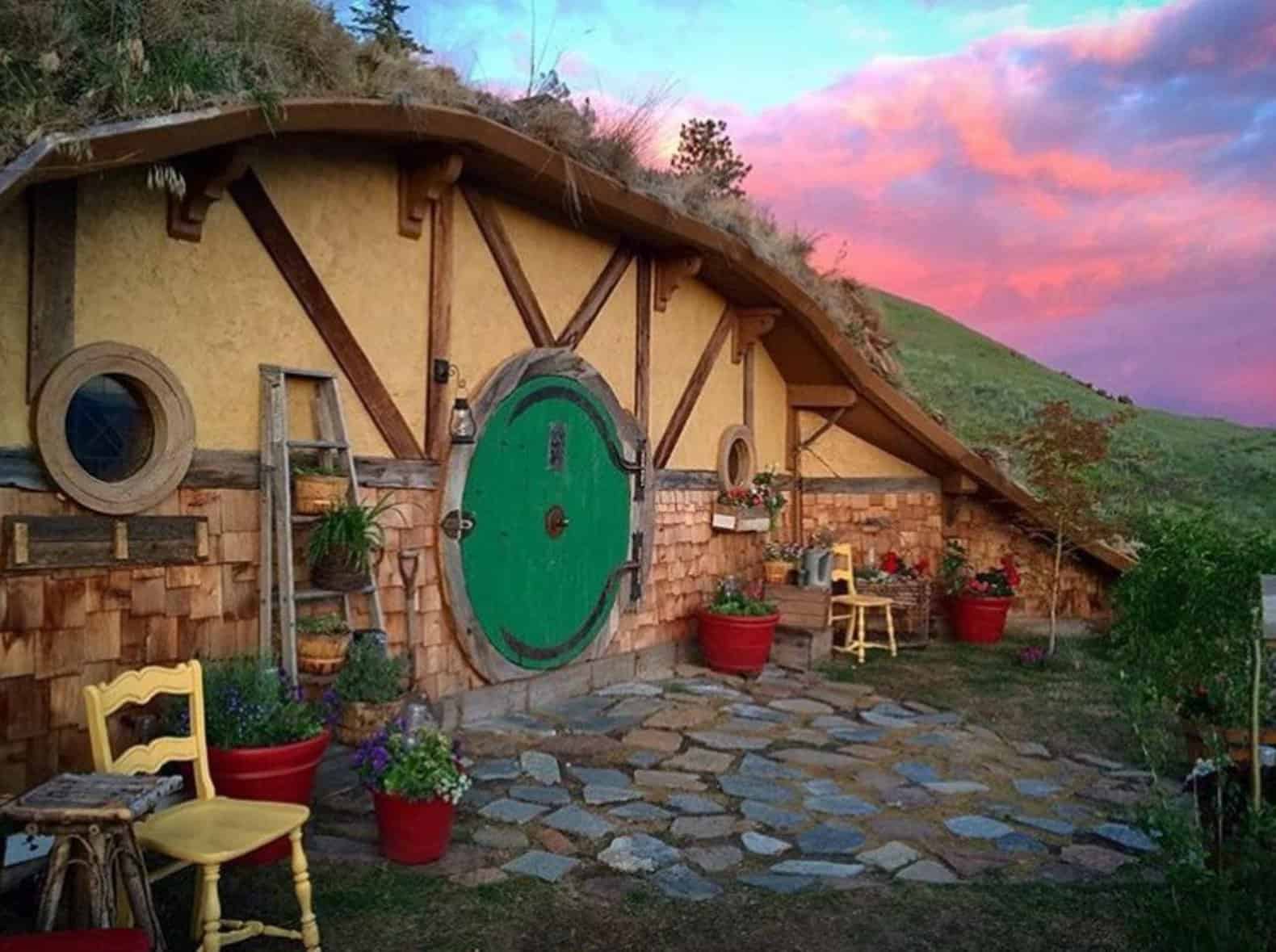 Underground Hobbit Home in Columbia River Gorge