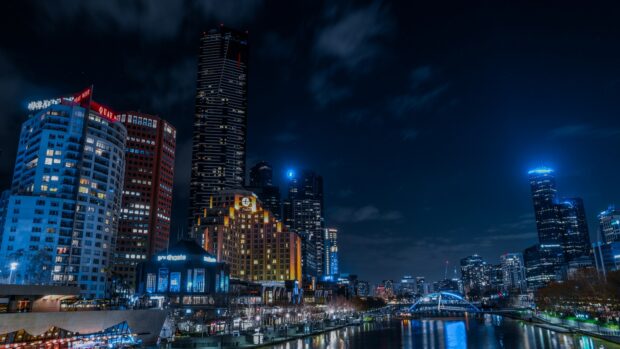 Melbourne – Adore The Glinting Skyline